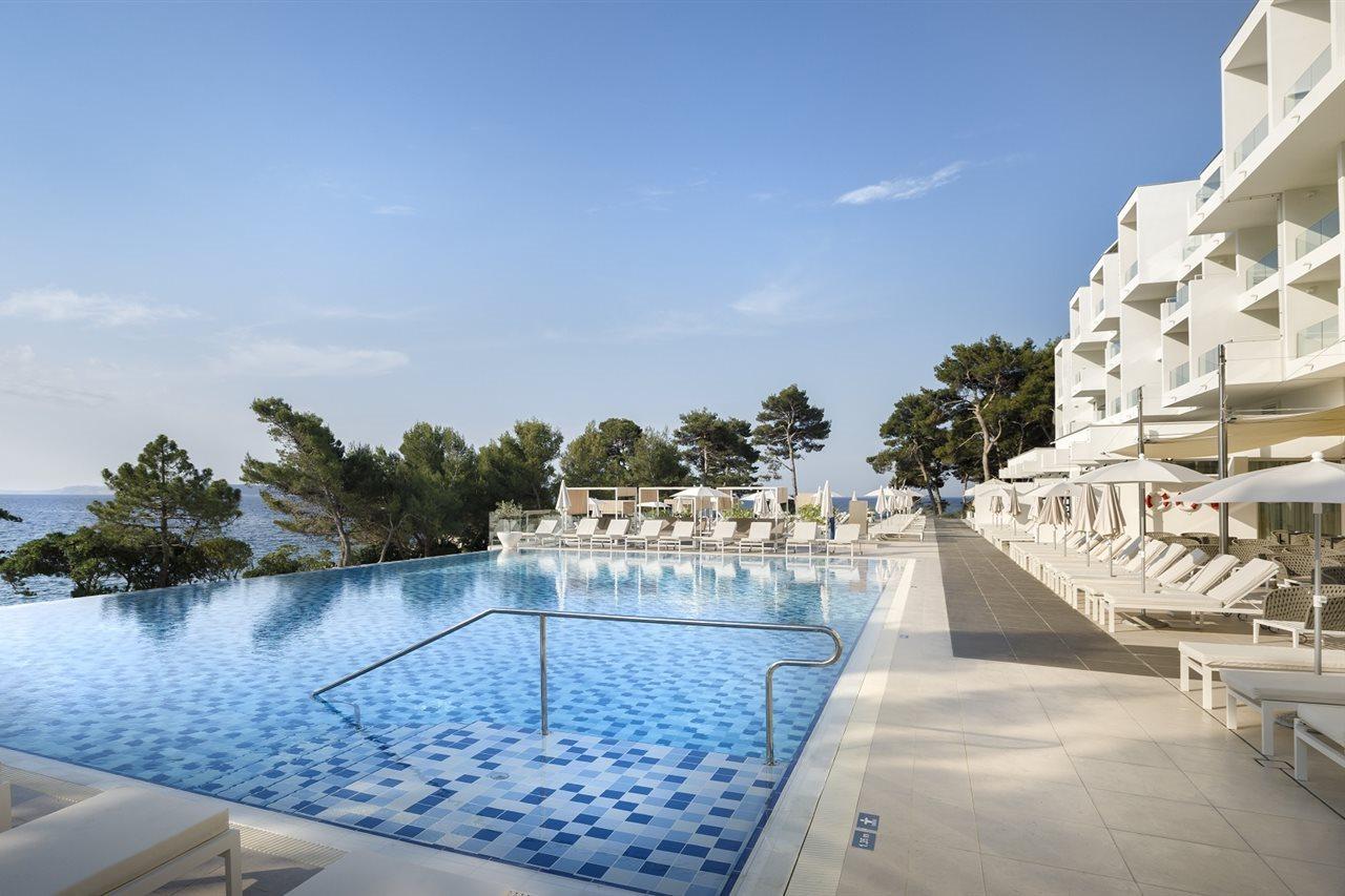 Valamar Carolina Hotel & Villas Kampor エクステリア 写真