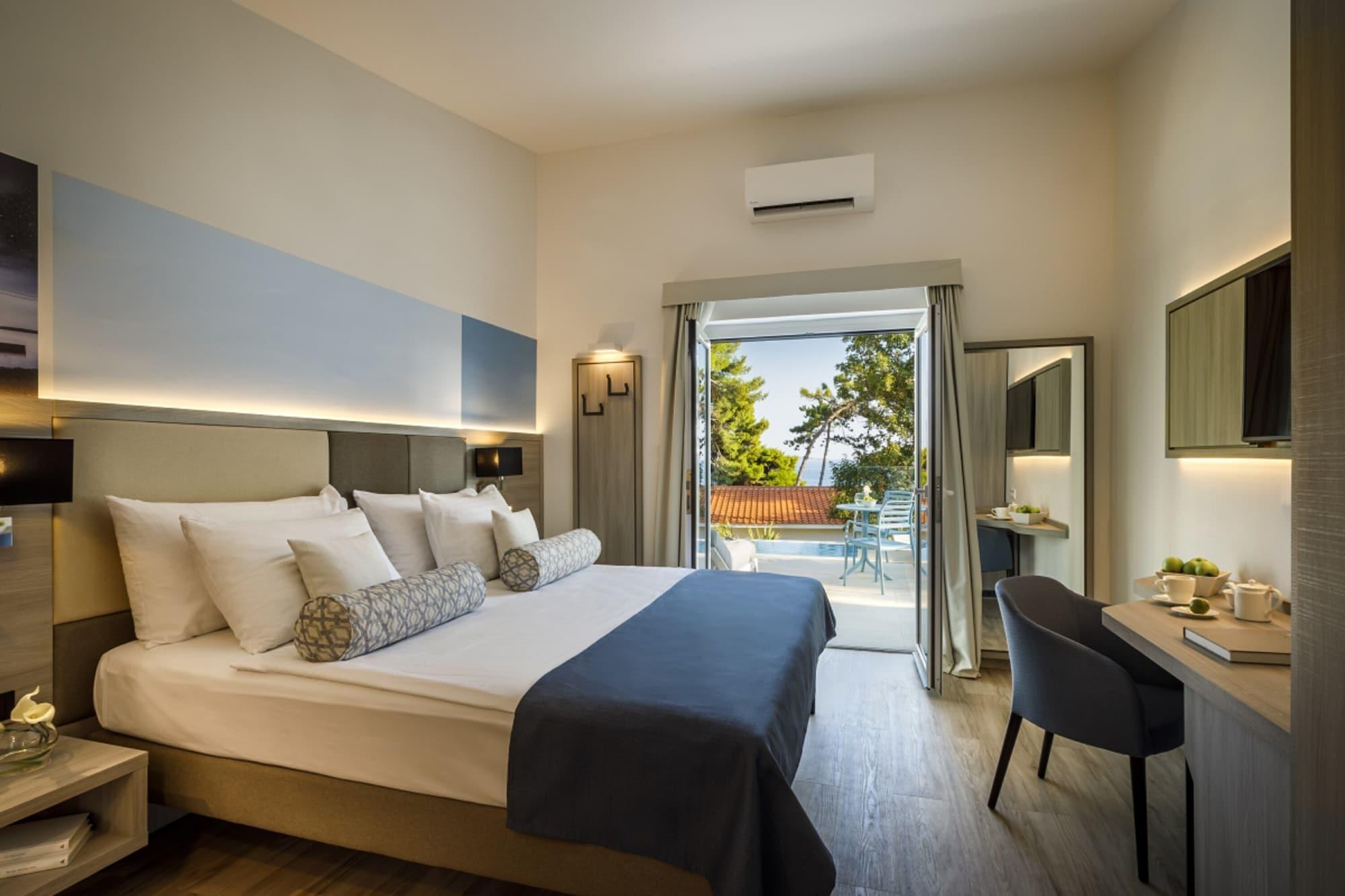 Valamar Carolina Hotel & Villas Kampor エクステリア 写真