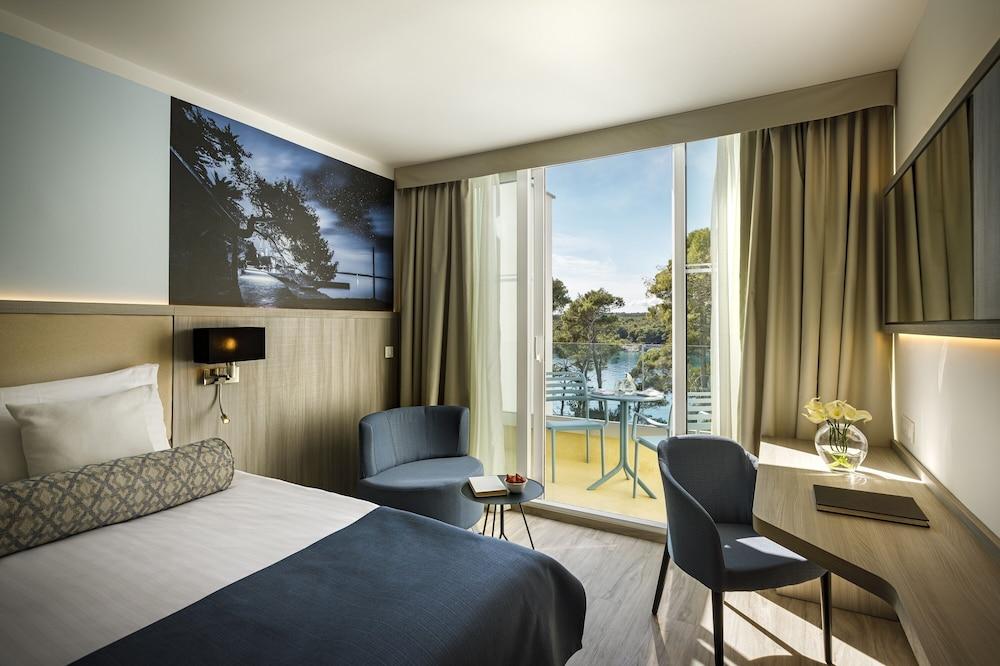 Valamar Carolina Hotel & Villas Kampor エクステリア 写真
