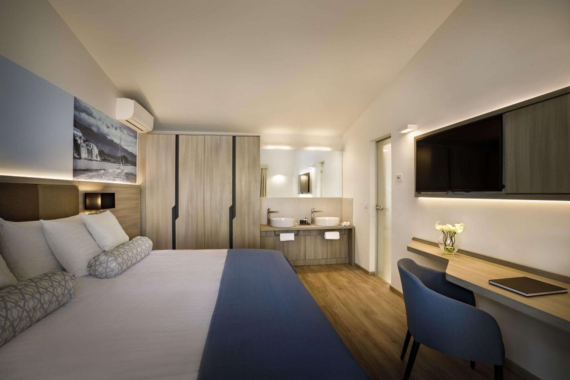 Valamar Carolina Hotel & Villas Kampor エクステリア 写真