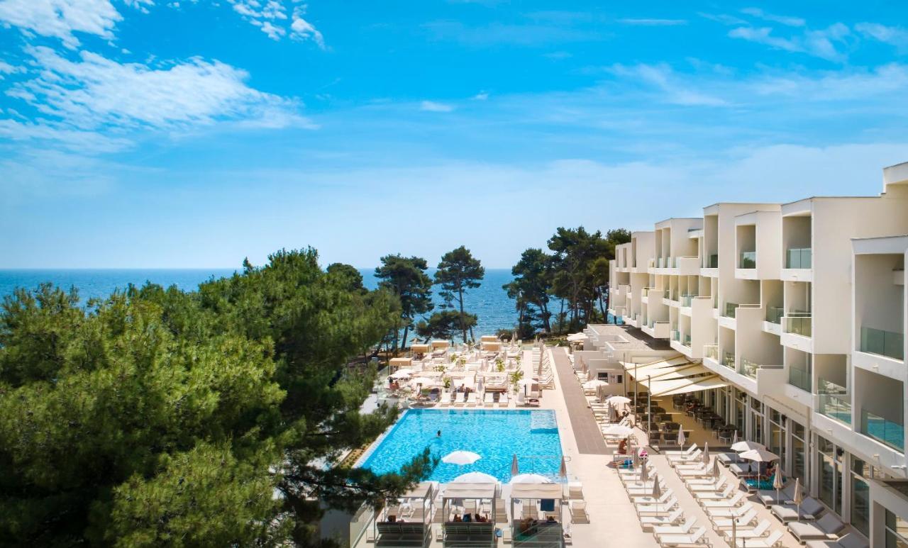 Valamar Carolina Hotel & Villas Kampor エクステリア 写真