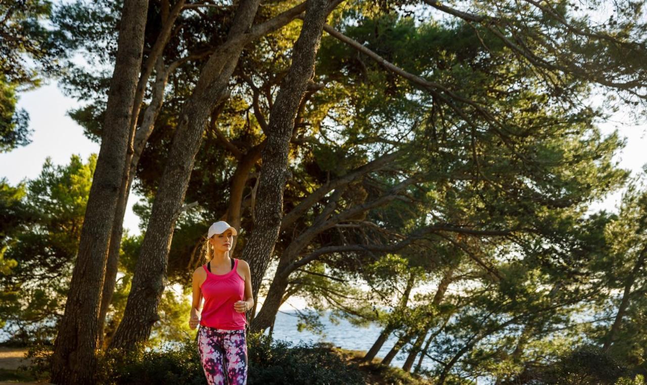 Valamar Carolina Hotel & Villas Kampor エクステリア 写真