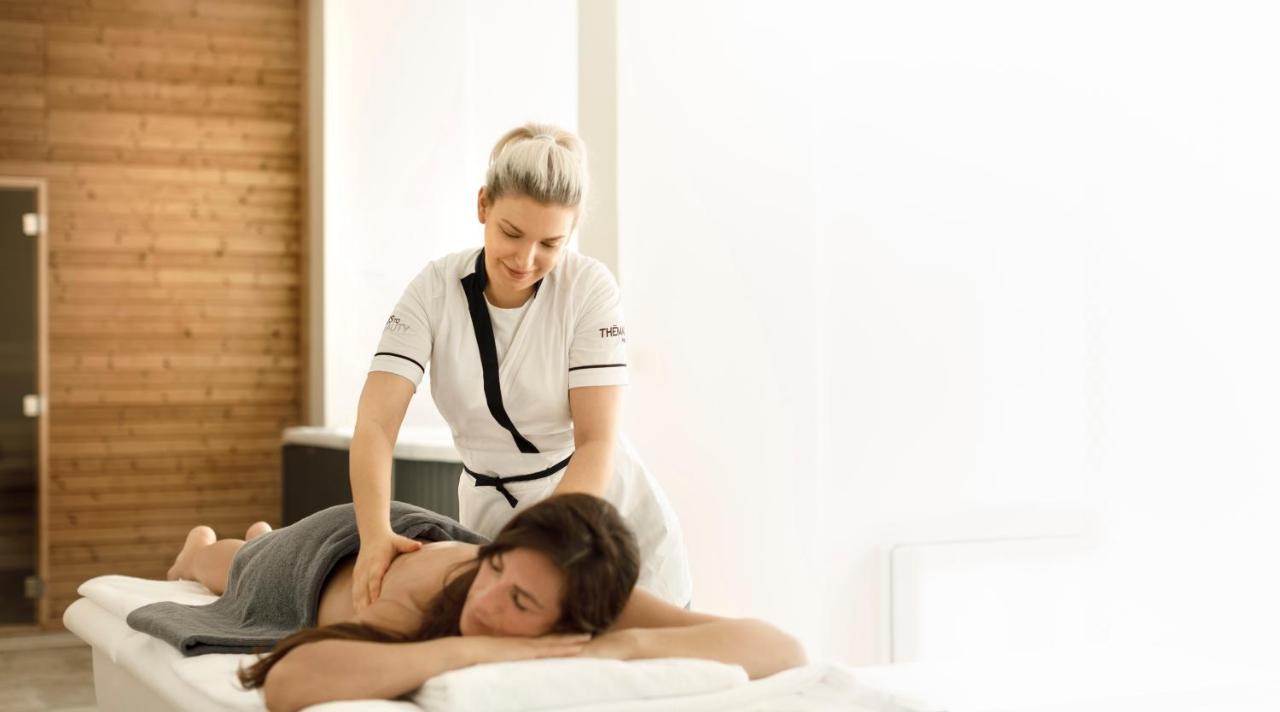 Valamar Carolina Hotel & Villas Kampor エクステリア 写真