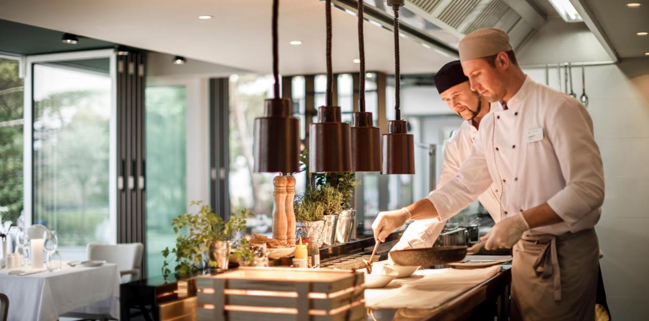 Valamar Carolina Hotel & Villas Kampor エクステリア 写真