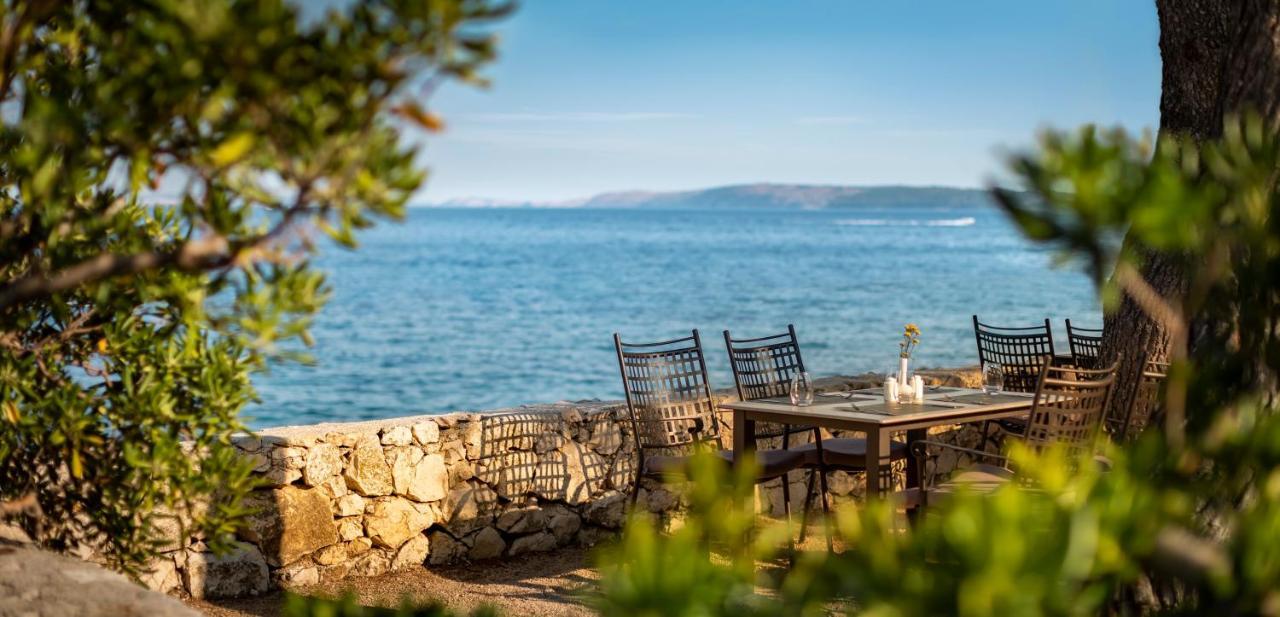 Valamar Carolina Hotel & Villas Kampor エクステリア 写真